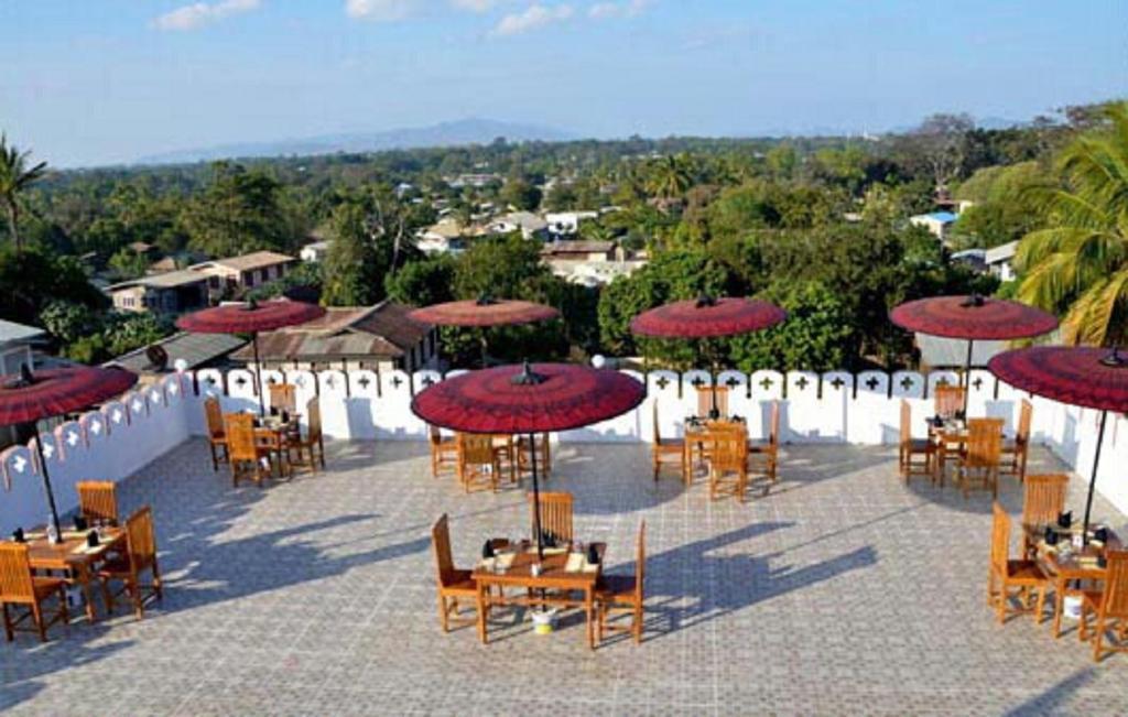 Myat Nan Taw Hotel Loikaw Exterior photo