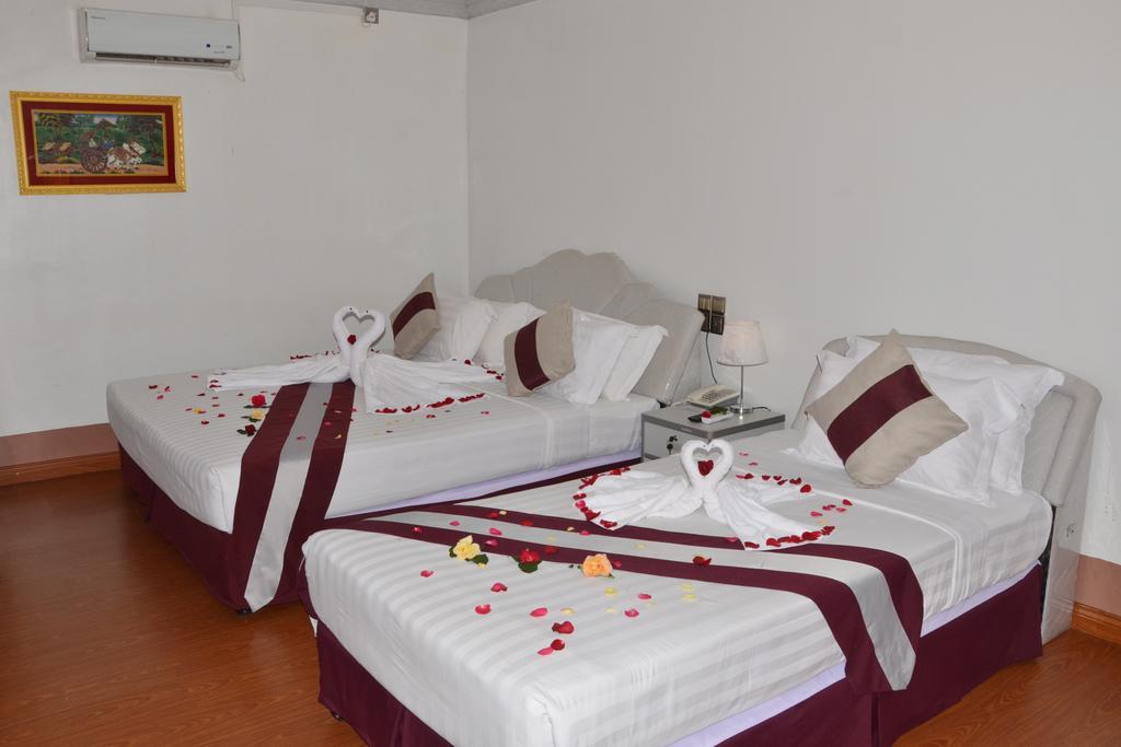 Myat Nan Taw Hotel Loikaw Exterior photo