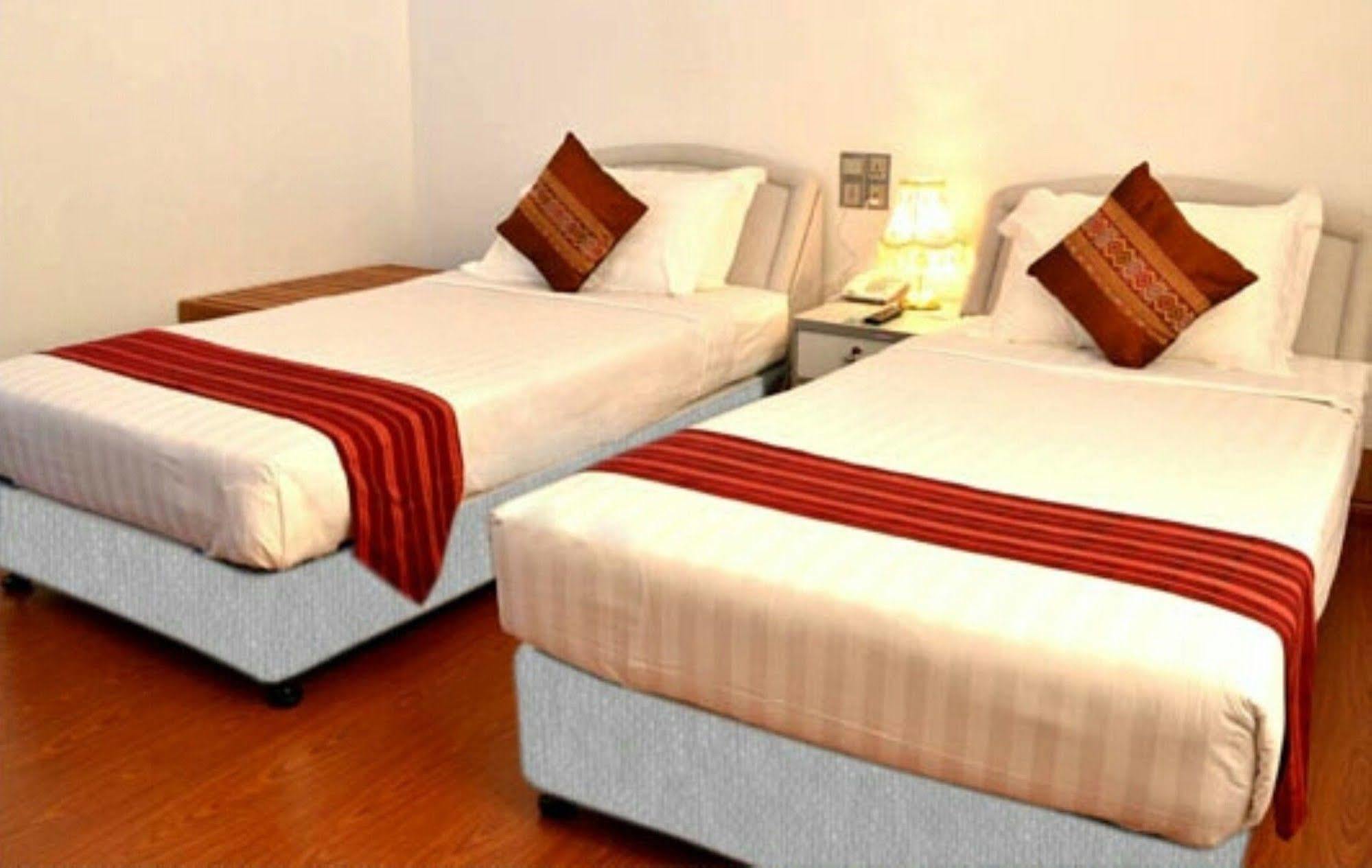 Myat Nan Taw Hotel Loikaw Exterior photo